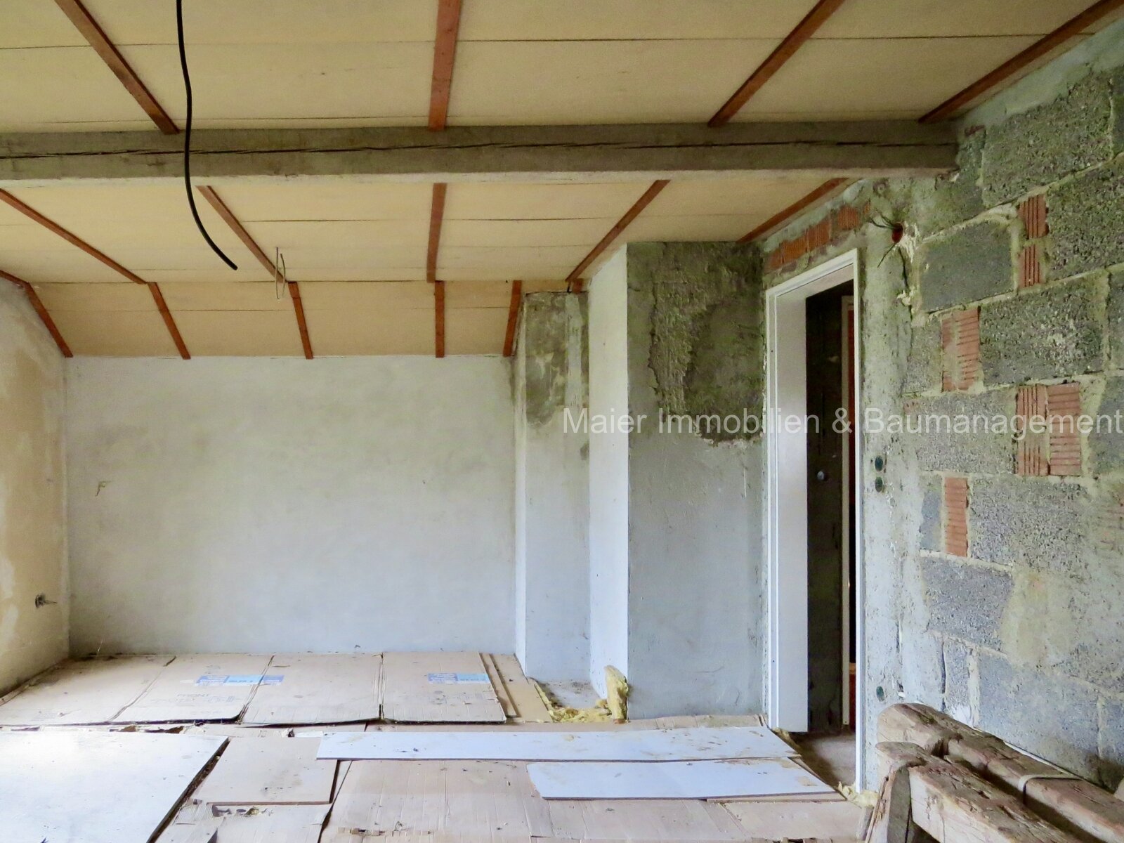 Grundstück mit vielen Möglichkeiten für Ihr neues Zuhause