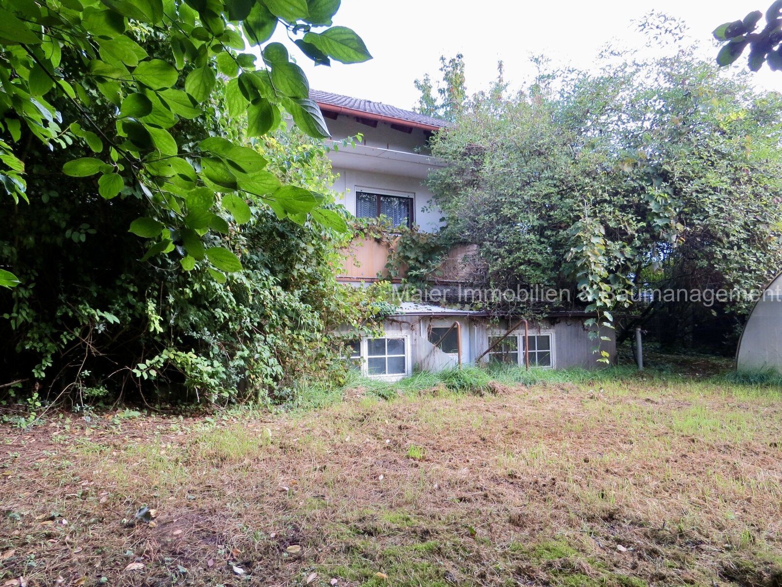 Grundstück mit vielen Möglichkeiten für Ihr neues Zuhause