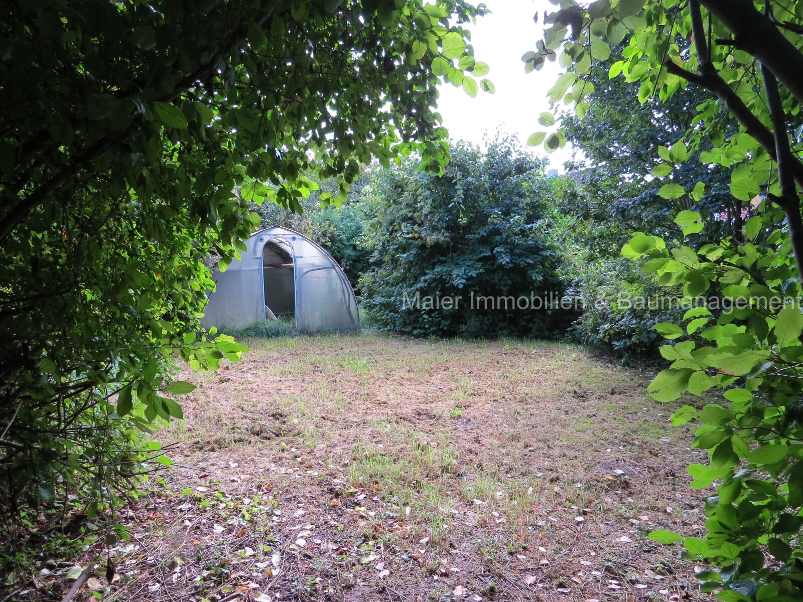 Grundstück mit vielen Möglichkeiten für Ihr neues Zuhause