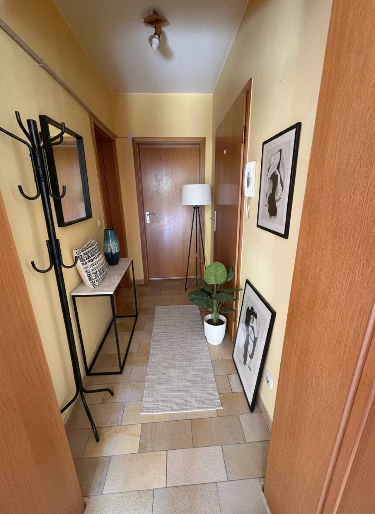 Eingang/Garderobe (KI)